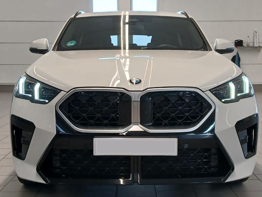 BMW X2 2025 г. Белый, пробег 28400 км