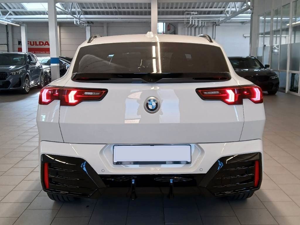 BMW X2 2025 г. Белый, пробег 28400 км