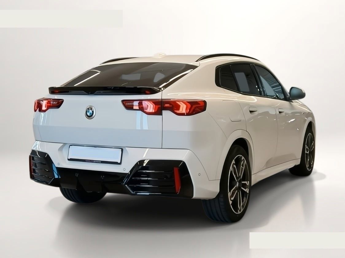 BMW X2 2025 г. Белый, пробег 28400 км