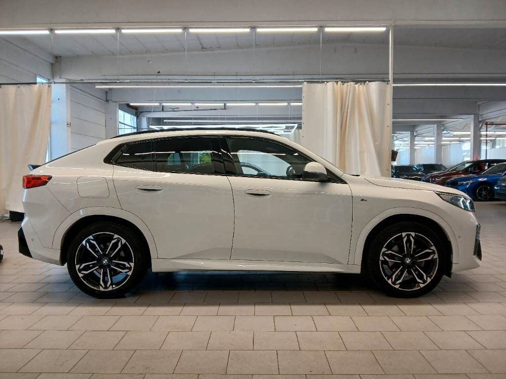 BMW X2 2025 г. Белый, пробег 28400 км