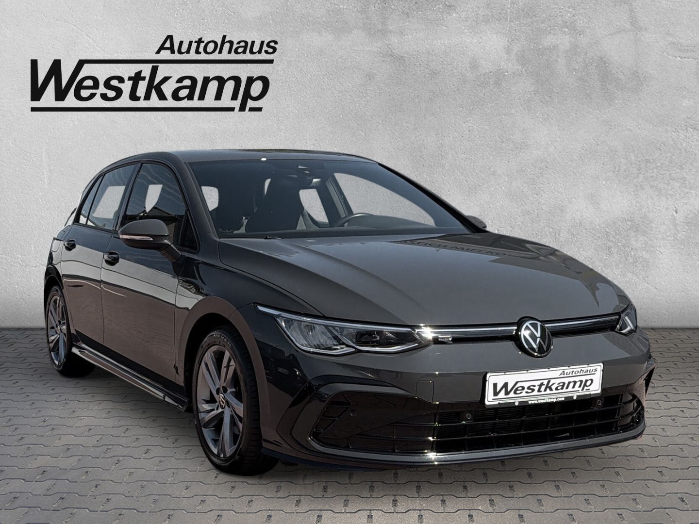 Volkswagen Golf 2024 г. Серый, пробег 28950 км