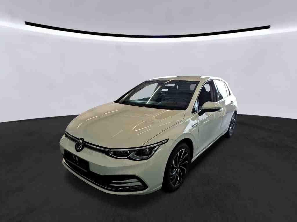 Volkswagen Golf 2024 г. Белый, пробег 17400 км