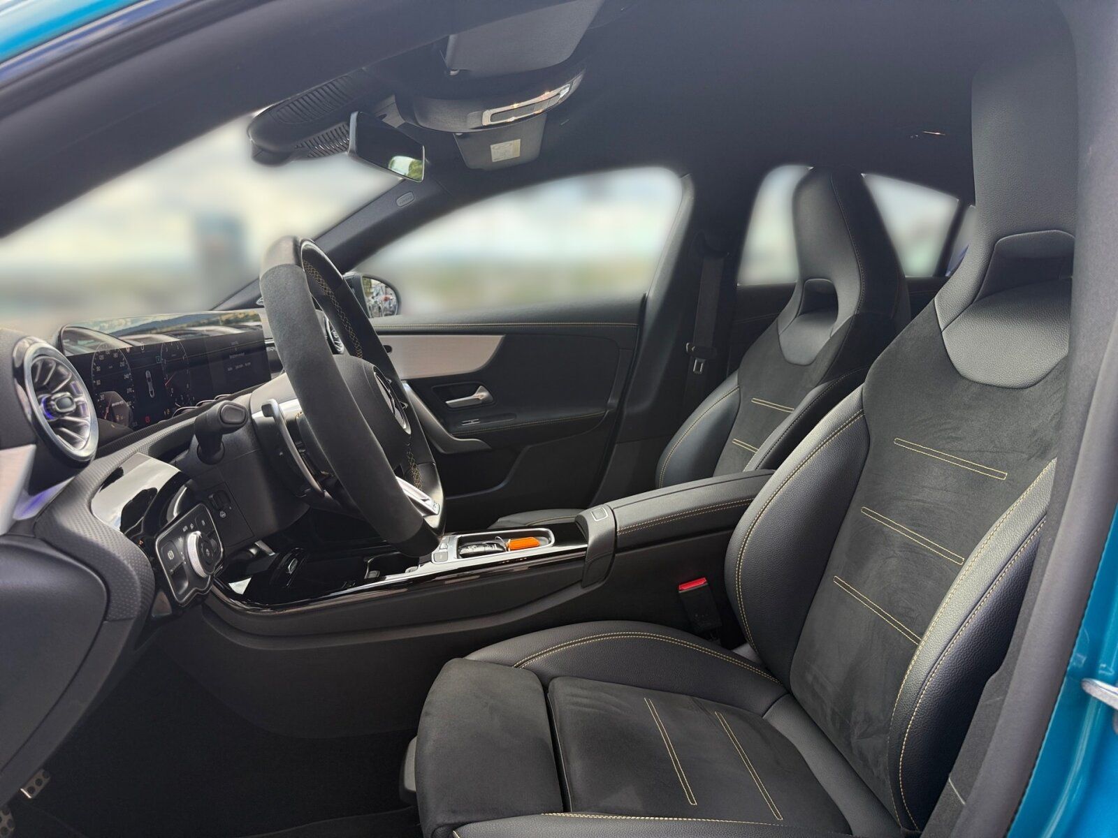 Mercedes-Benz CLA 45 AMG 2024 г. Синий, пробег 23818 км