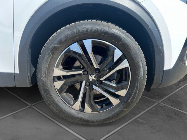 Peugeot 2008 2021 г. Белый, пробег 39250 км