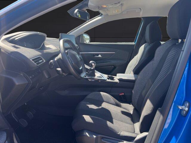 Peugeot 3008 2021 г. Синий, пробег 30696 км
