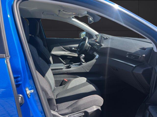 Peugeot 3008 2021 г. Синий, пробег 30696 км