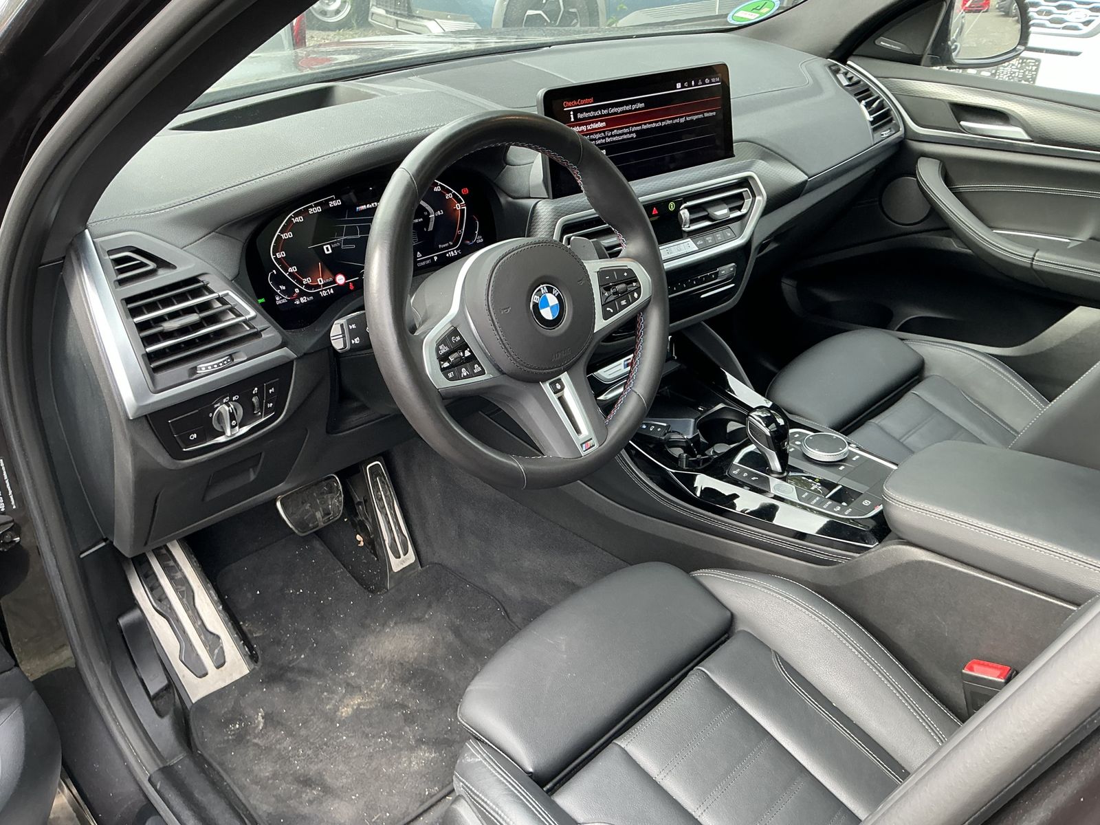 BMW X4 M40 2023 г. Чёрный, пробег 34616 км