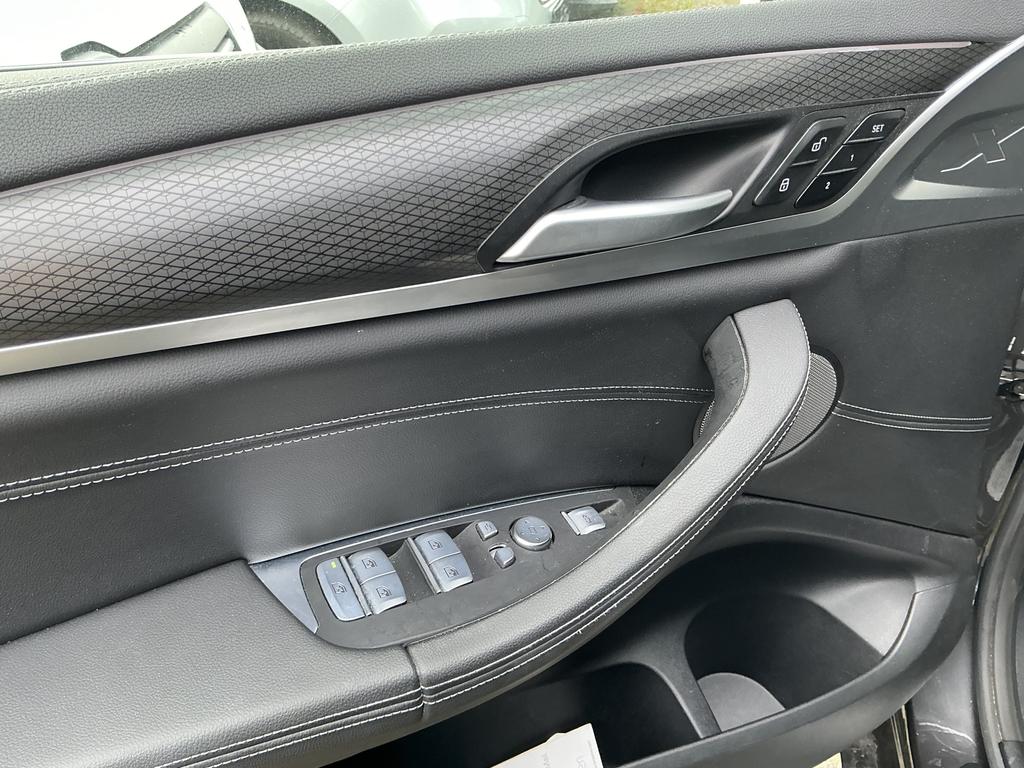 BMW X4 M40 2023 г. Чёрный, пробег 34616 км