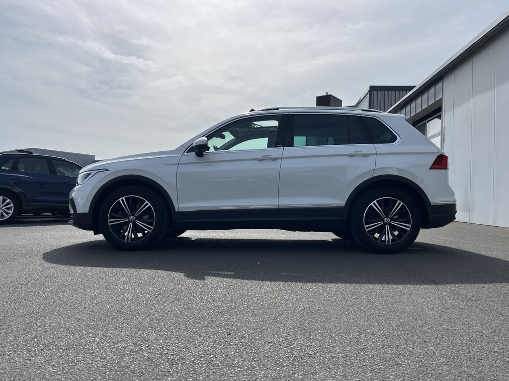 Volkswagen Tiguan 2023 г. Белый, пробег 24697 км