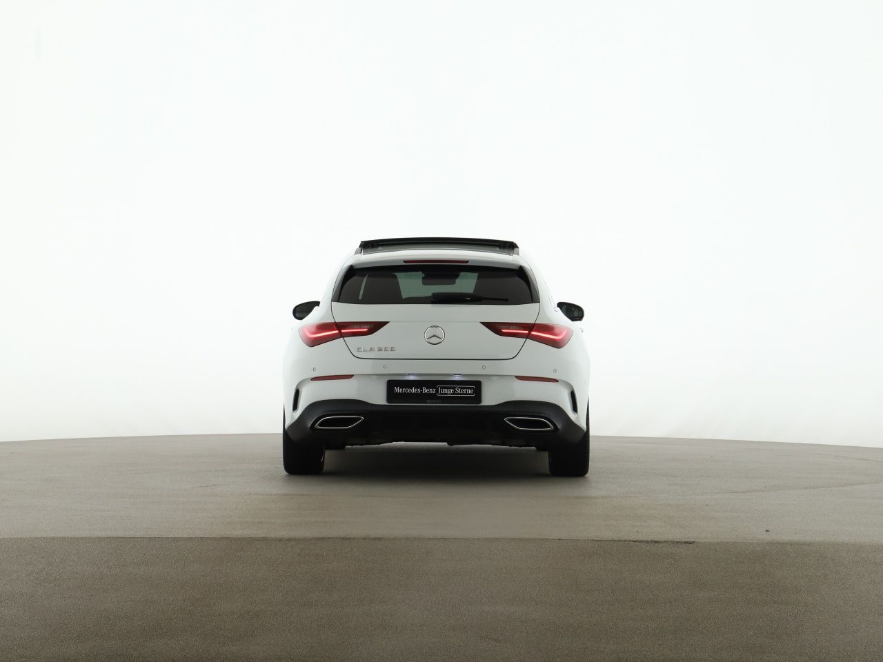 Mercedes-Benz CLA 200 SHOOTING BRAKE 2024 г. Белый, пробег 32300 км