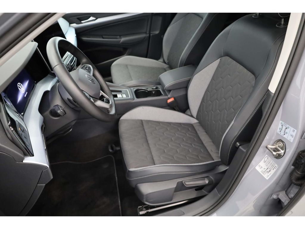 Volkswagen Golf 2025 г. Серый, пробег 26701 км