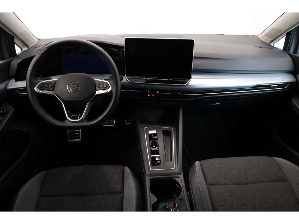 Volkswagen Golf 2025 г. Серый, пробег 26701 км