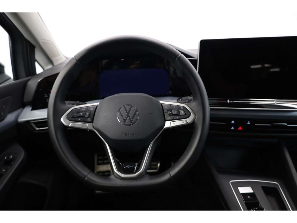 Volkswagen Golf 2025 г. Серый, пробег 26701 км