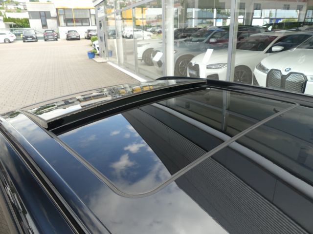 BMW 320 2024 г. Чёрный, пробег 32760 км