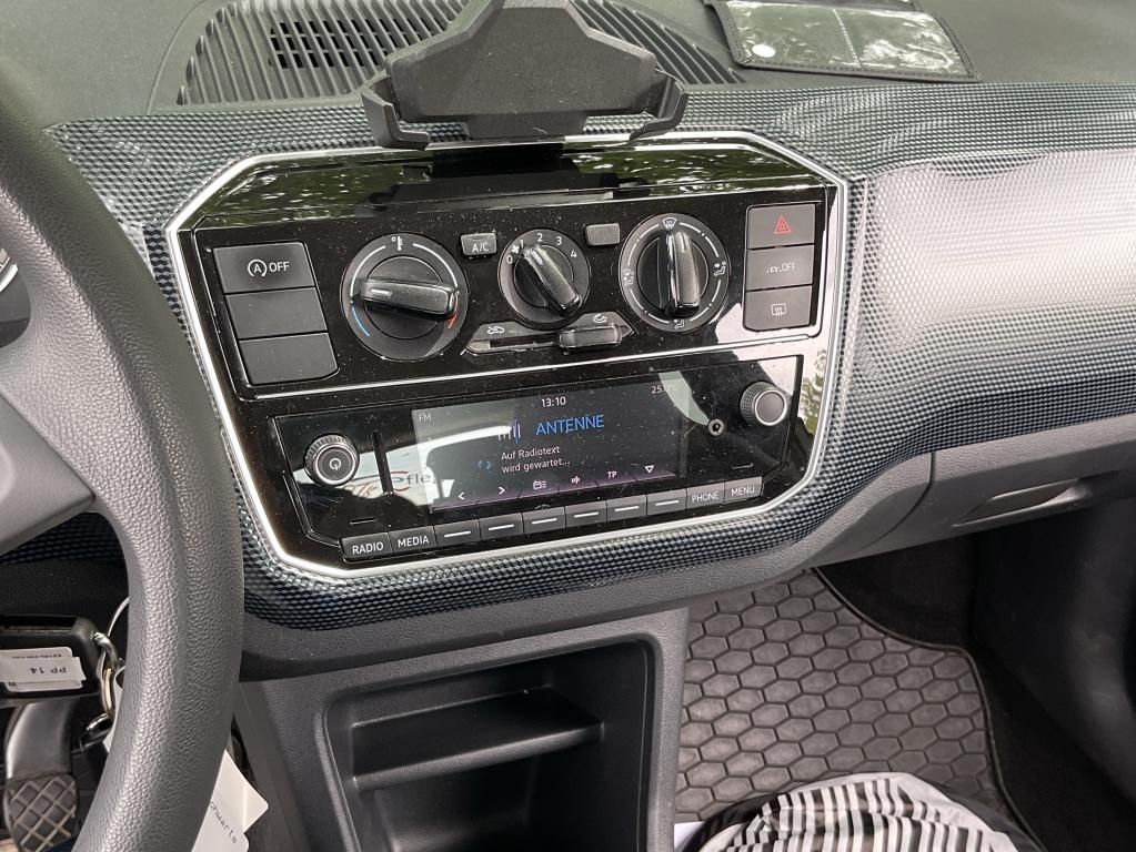 Volkswagen up! 2023 г. Белый, пробег 47441 км