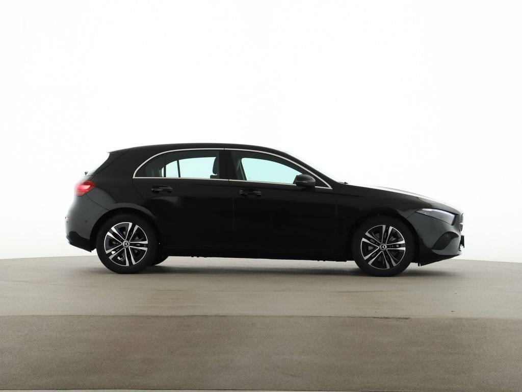 Mercedes-Benz A 180 2025 г. Чёрный, пробег 7600 км