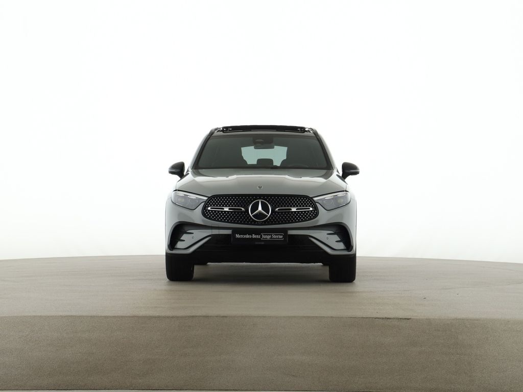 Mercedes-Benz GLC 300 2025 г. Серый, пробег 12500 км