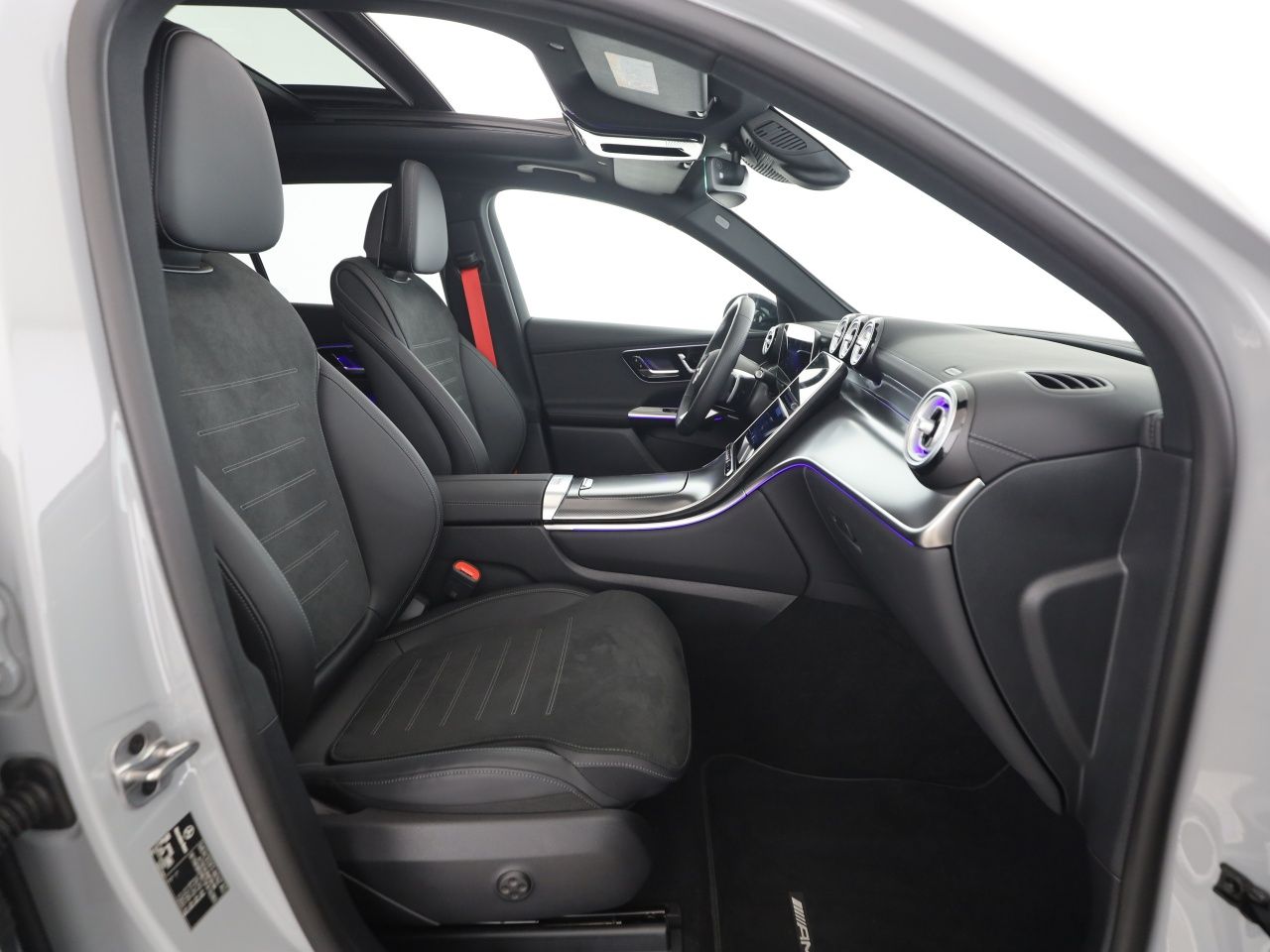 Mercedes-Benz GLC 300 2025 г. Серый, пробег 12500 км