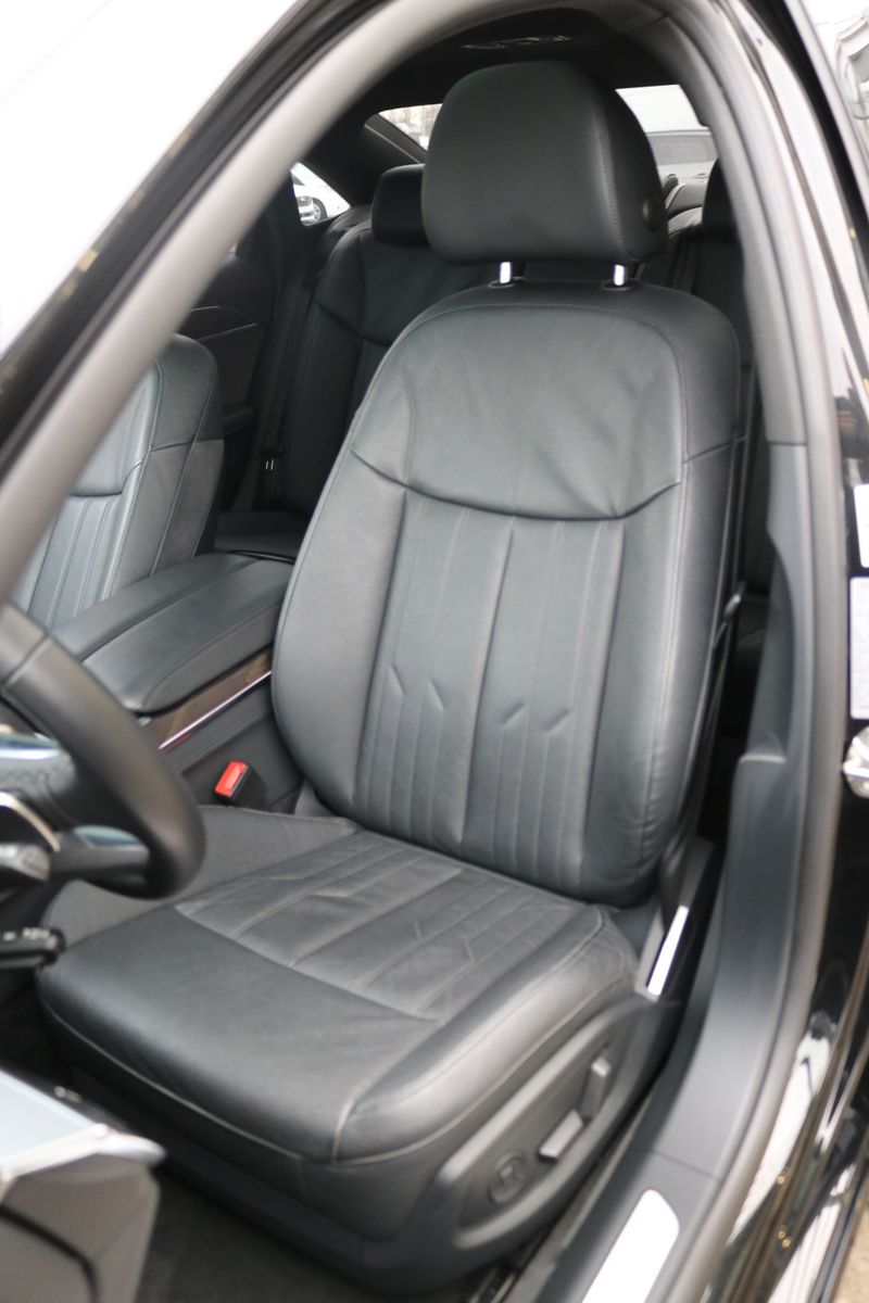 Audi A8 2022 г. Чёрный, пробег 52100 км