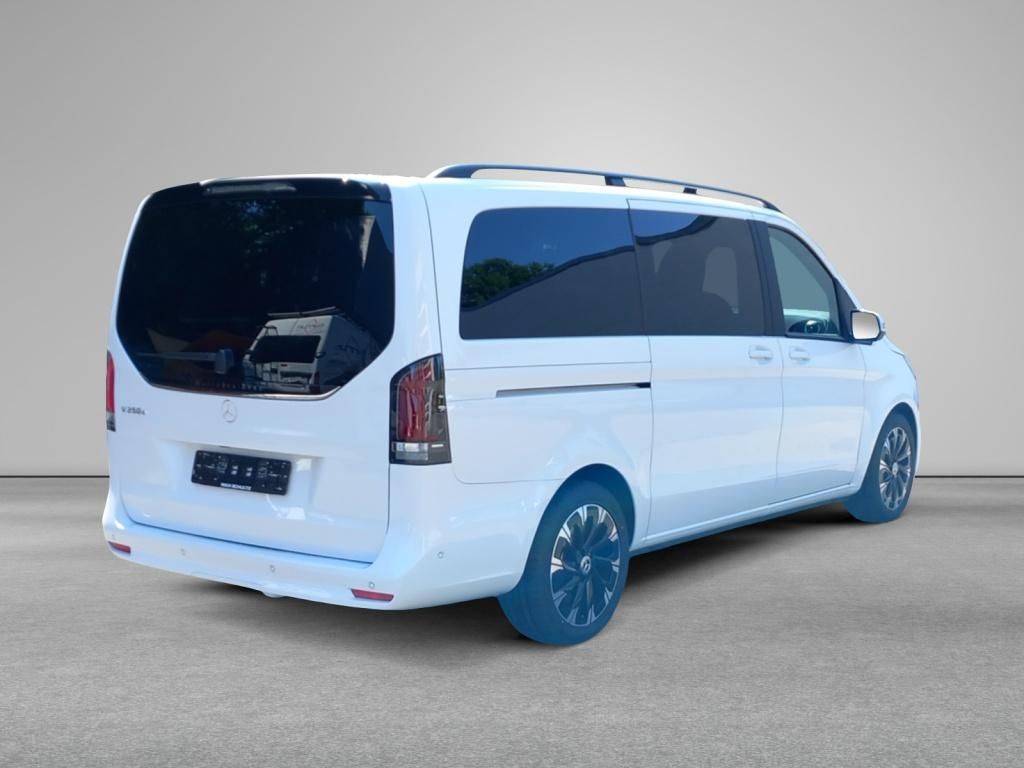 Mercedes-Benz V 250 2025 г. Белый, пробег 16000 км