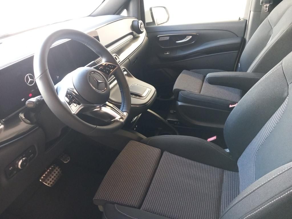 Mercedes-Benz V 250 2025 г. Белый, пробег 16000 км