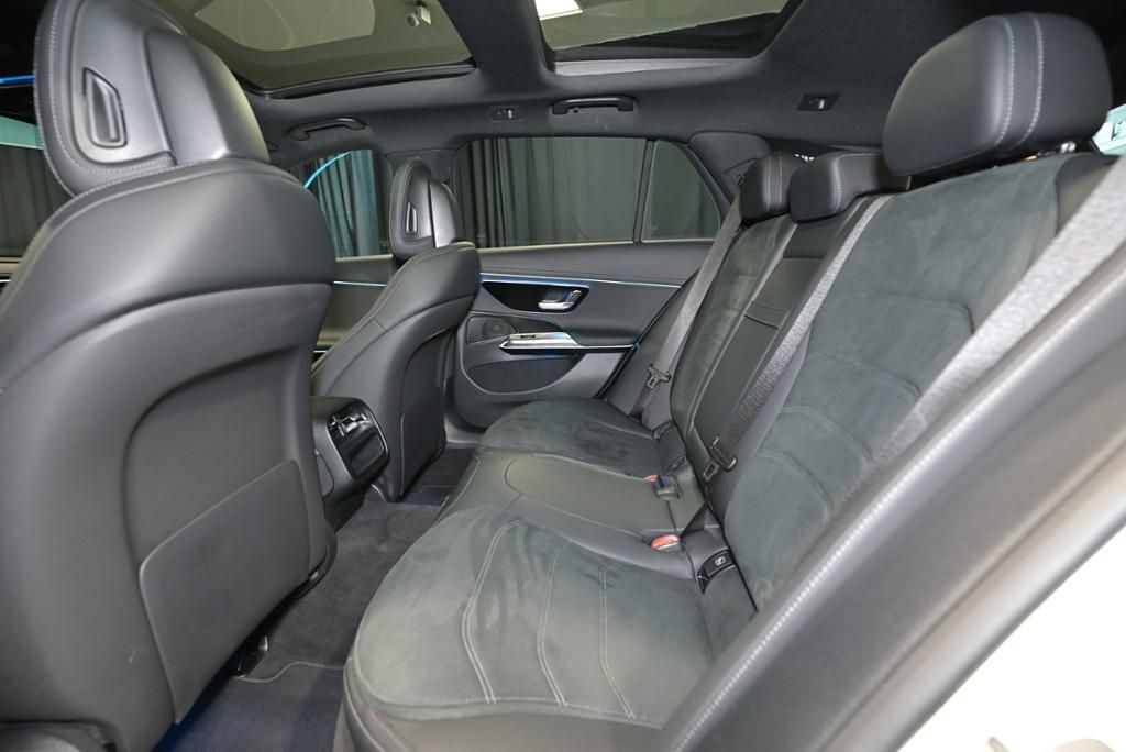 Mercedes-Benz E 220 2025 г. Белый, пробег 25000 км