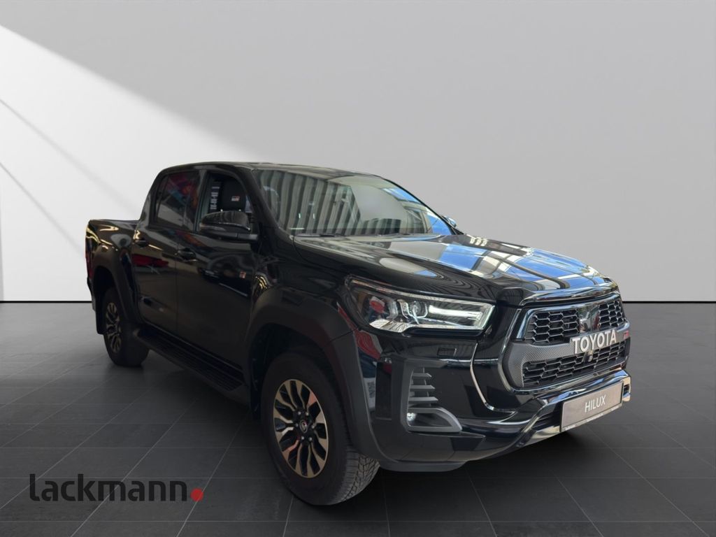 Toyota Hilux 2024 г. Чёрный, пробег 59200 км