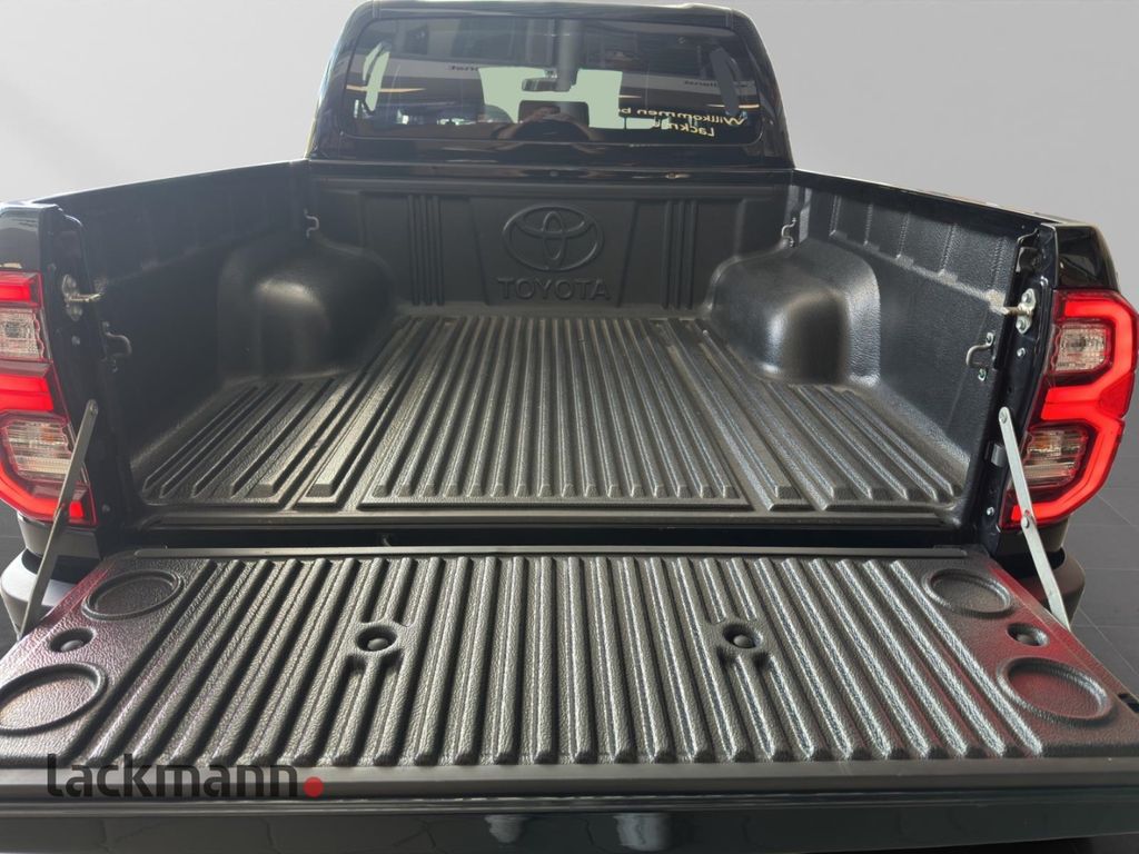 Toyota Hilux 2024 г. Чёрный, пробег 59200 км