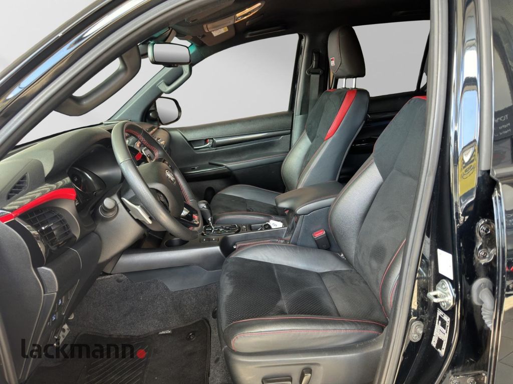 Toyota Hilux 2024 г. Чёрный, пробег 59200 км