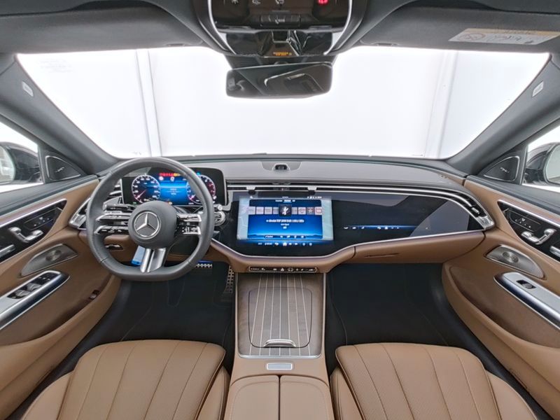 Mercedes-Benz E 450 2025 г. Белый, пробег 10949 км