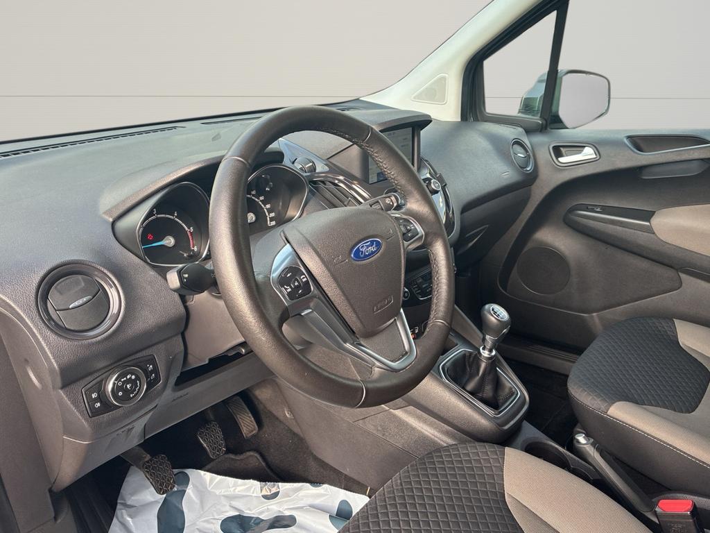 Ford Tourneo Courier 2021 г. Серый, пробег 47800 км