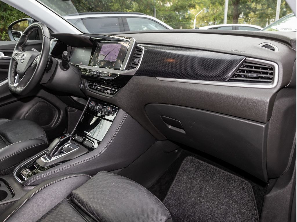 Opel GRANDLAND (X) 2022 г. Чёрный, пробег 52990 км