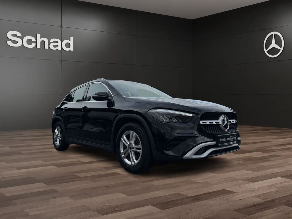 Mercedes-Benz GLA 180 2024 г. Чёрный, пробег 26990 км