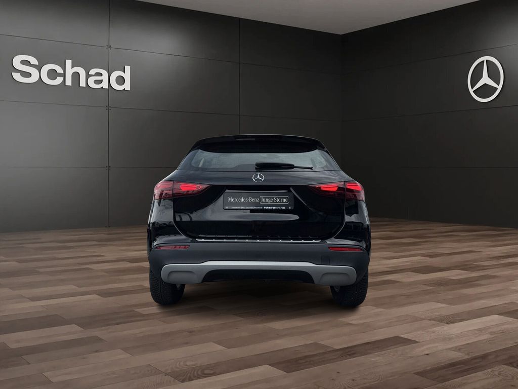 Mercedes-Benz GLA 180 2024 г. Чёрный, пробег 26990 км