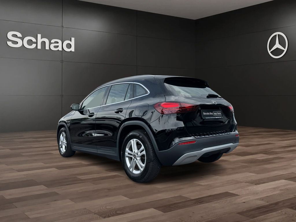 Mercedes-Benz GLA 180 2024 г. Чёрный, пробег 26990 км