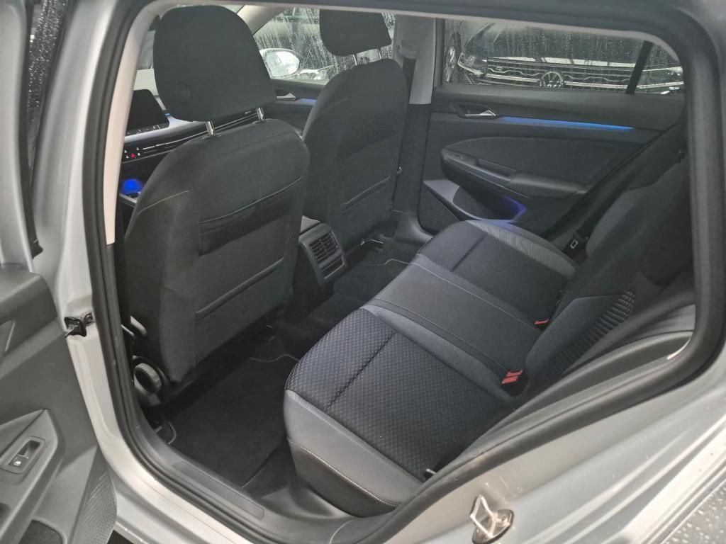 Volkswagen Golf 2023 г. Серебристый, пробег 57420 км