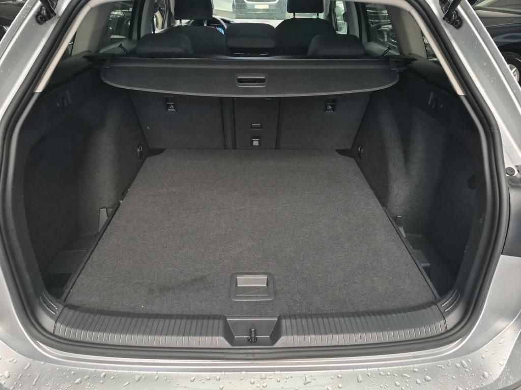 Volkswagen Golf 2023 г. Серебристый, пробег 57420 км