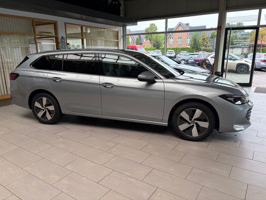 Volkswagen PASSAT VARIANT 2025 г. Серебристый, пробег 48500 км