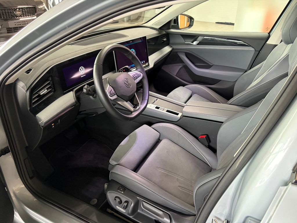 Volkswagen PASSAT VARIANT 2025 г. Серебристый, пробег 48500 км