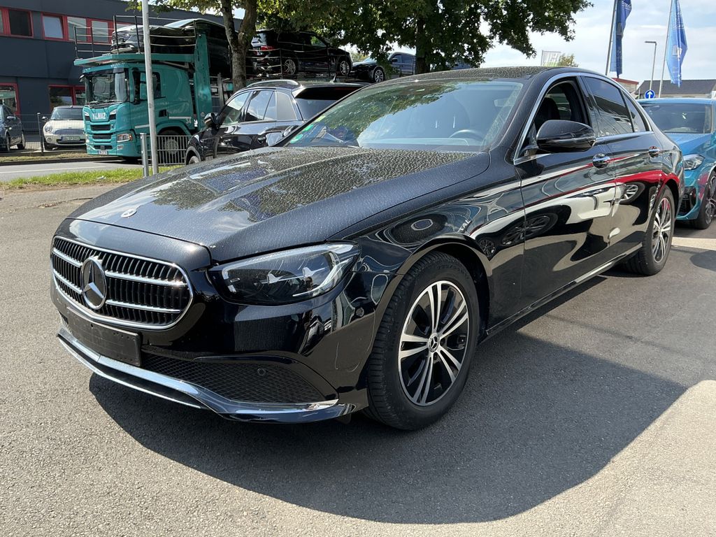 Mercedes-Benz E 220 2022 г. Чёрный, пробег 59946 км