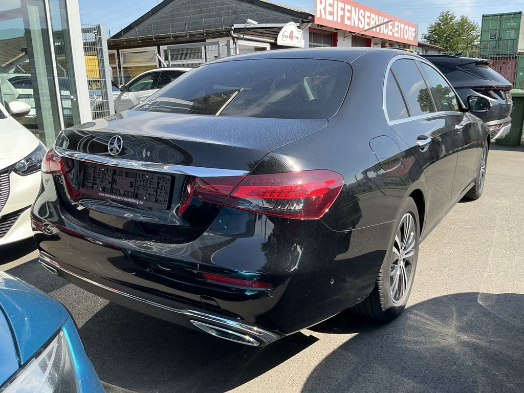 Mercedes-Benz E 220 2022 г. Чёрный, пробег 59946 км