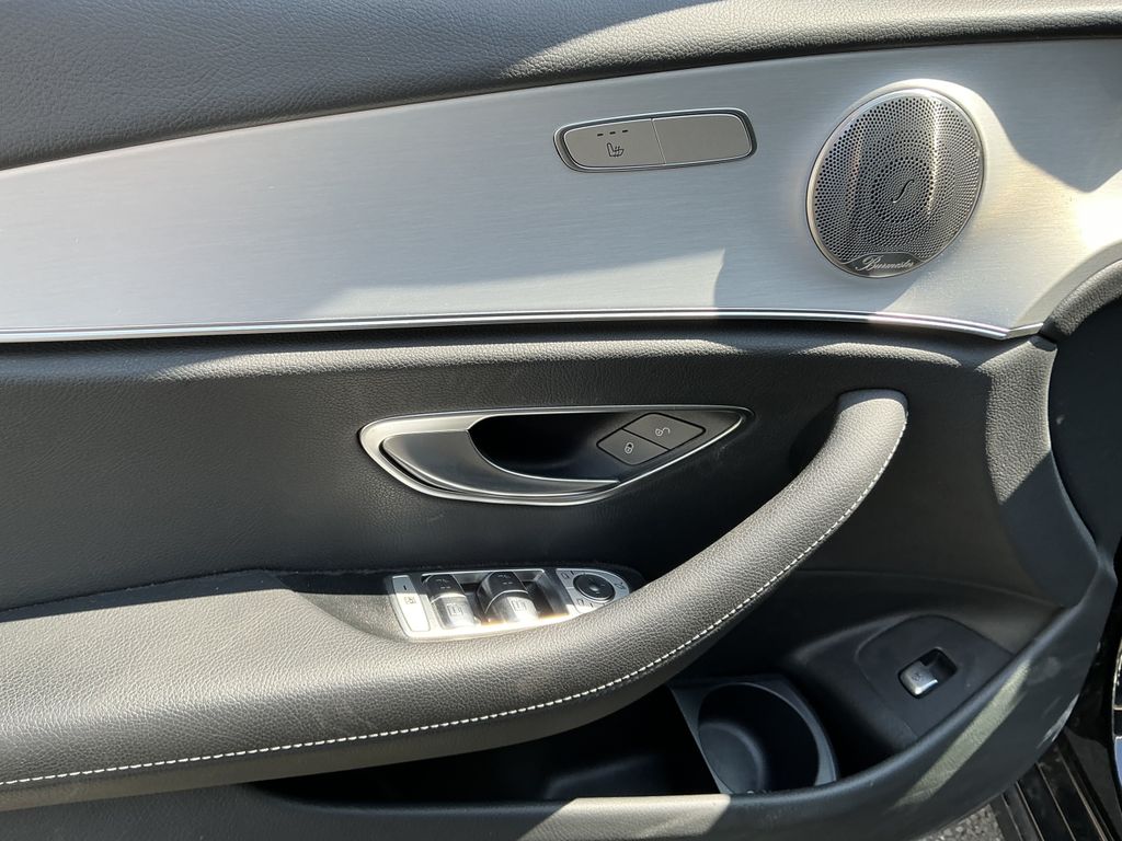 Mercedes-Benz E 220 2022 г. Чёрный, пробег 59946 км