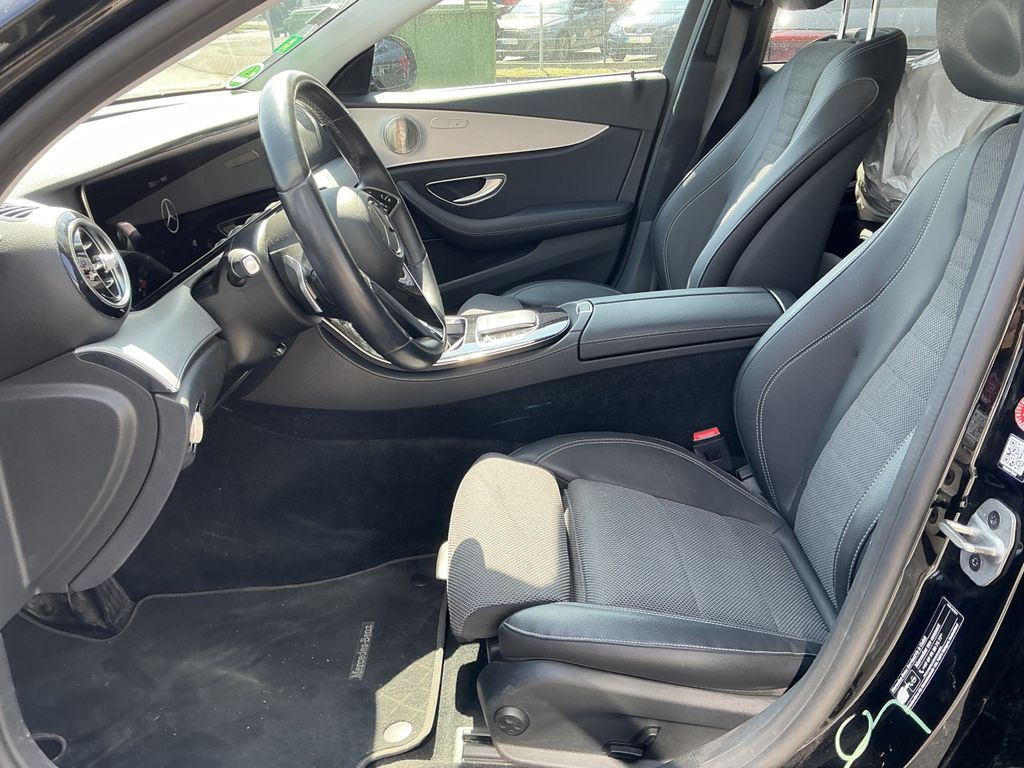 Mercedes-Benz E 220 2022 г. Чёрный, пробег 59946 км