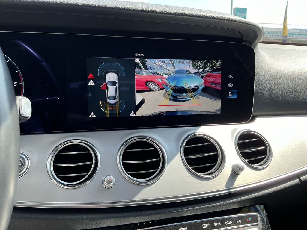 Mercedes-Benz E 220 2022 г. Чёрный, пробег 59946 км