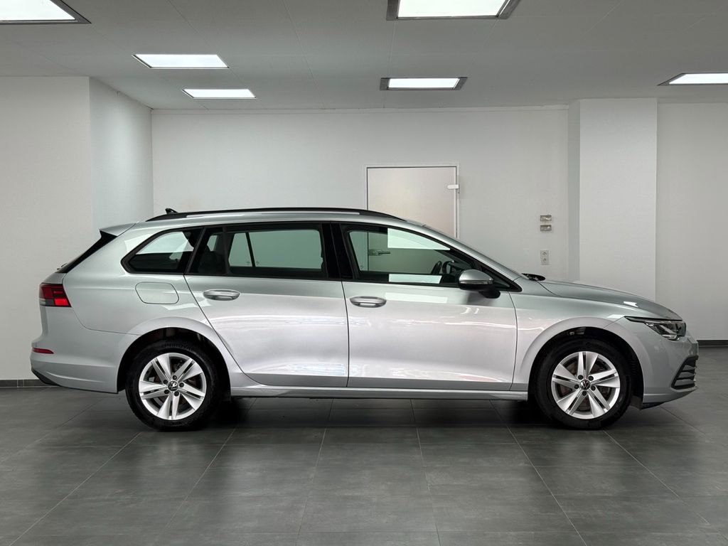 Volkswagen Golf 2023 г. Серебристый, пробег 50000 км