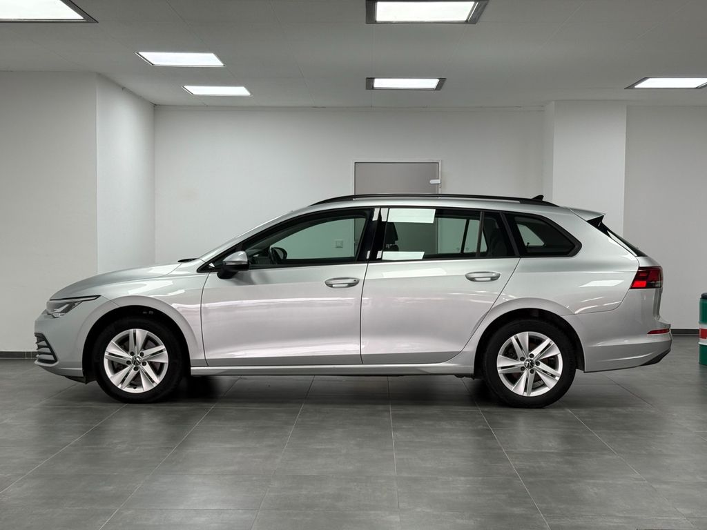 Volkswagen Golf 2023 г. Серебристый, пробег 50000 км
