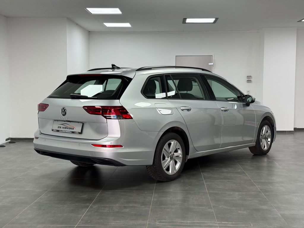 Volkswagen Golf 2023 г. Серебристый, пробег 50000 км
