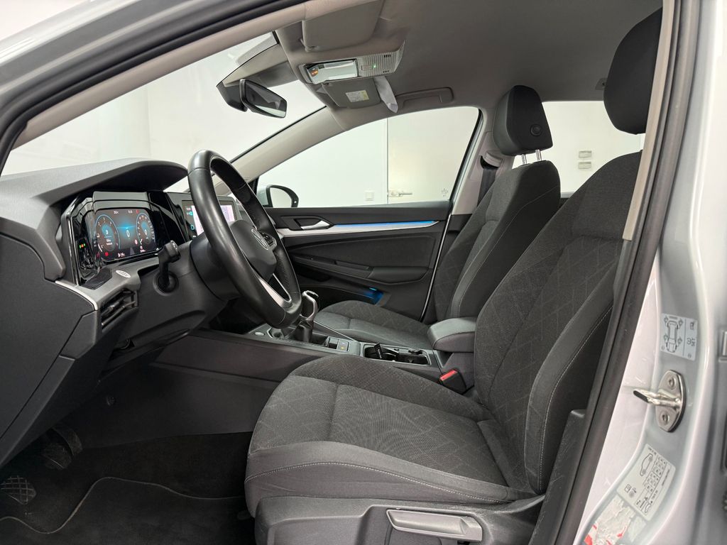 Volkswagen Golf 2023 г. Серебристый, пробег 50000 км