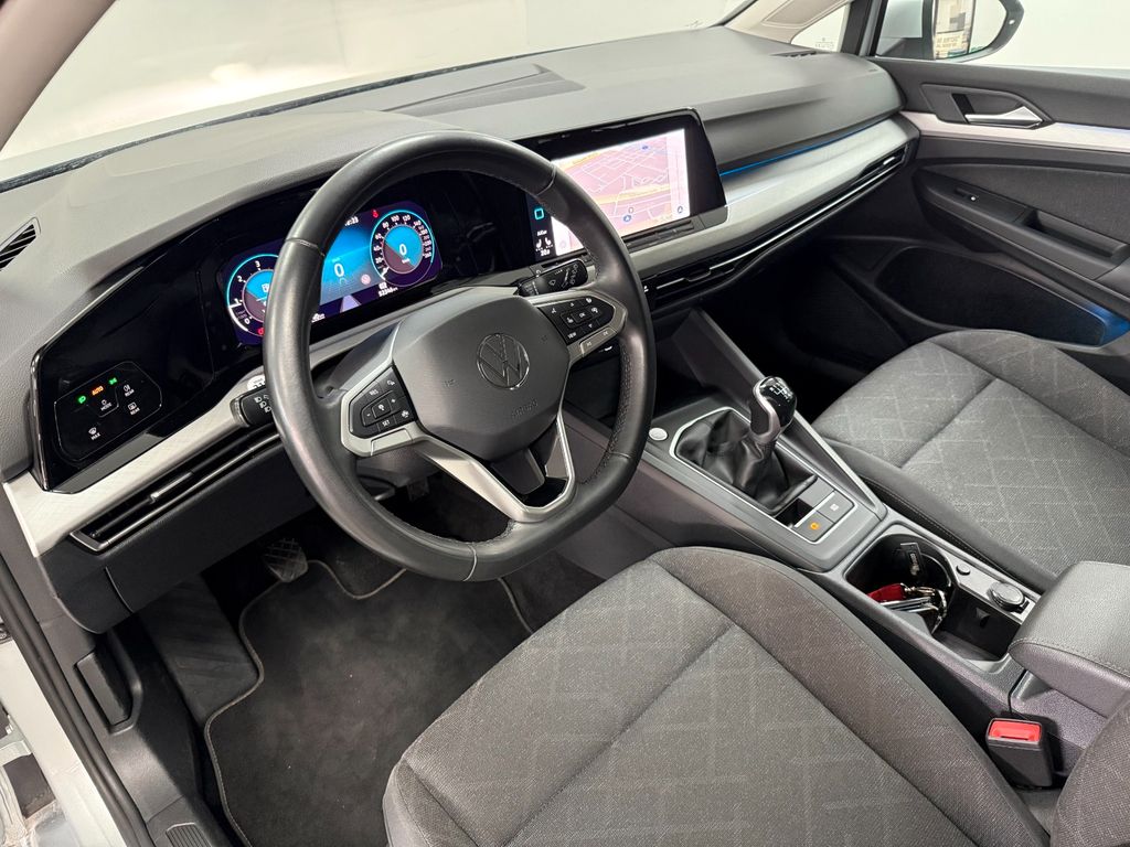 Volkswagen Golf 2023 г. Серебристый, пробег 50000 км