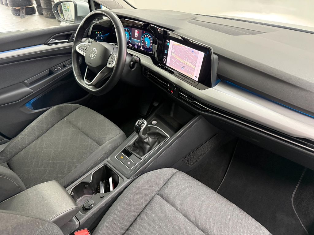 Volkswagen Golf 2023 г. Серебристый, пробег 50000 км